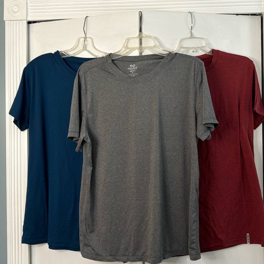 Men’s M workout t-shirts. Gently used.
